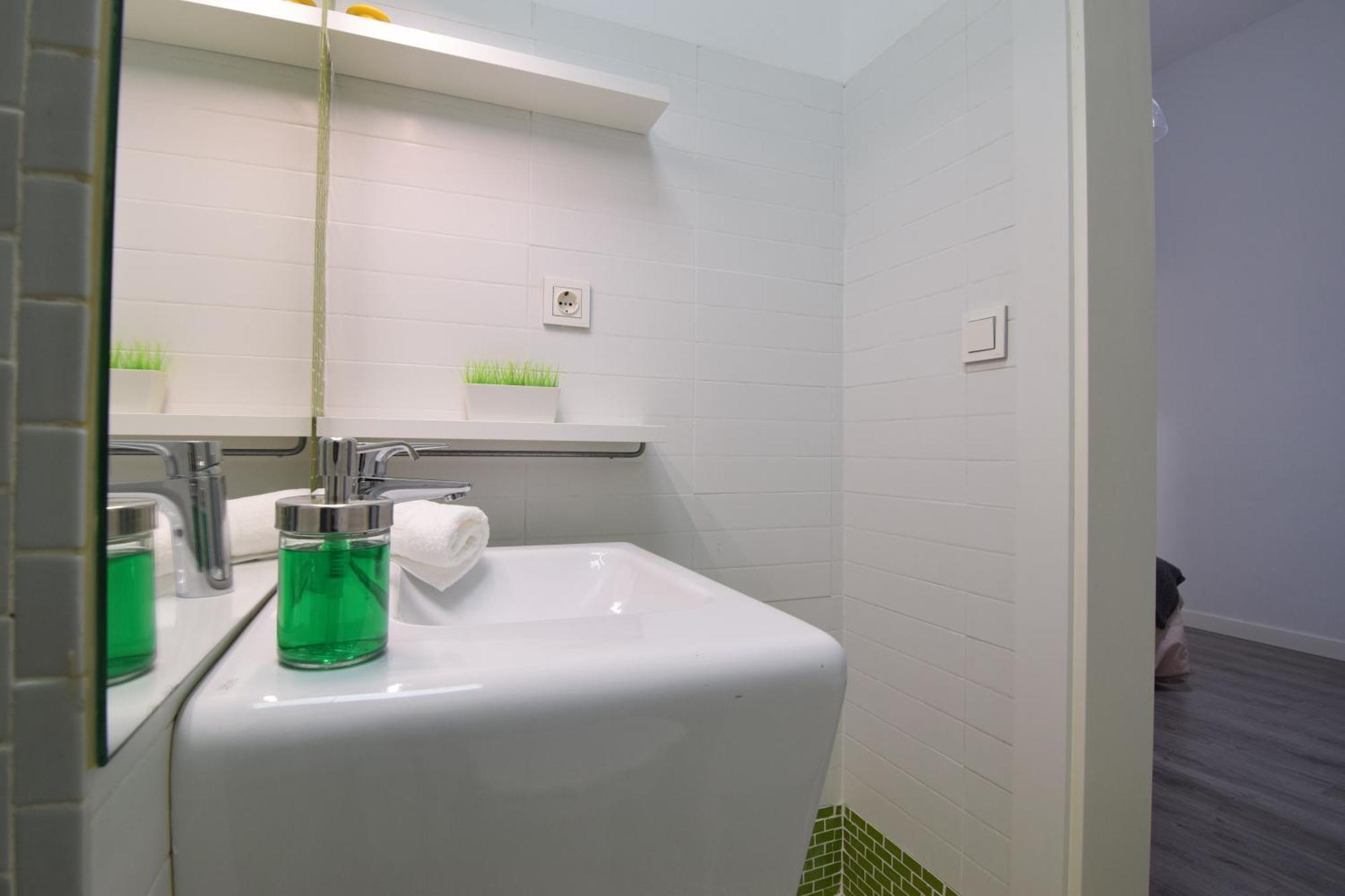 Apartamento Atarazanas Malaga Centro Historico Exteriör bild