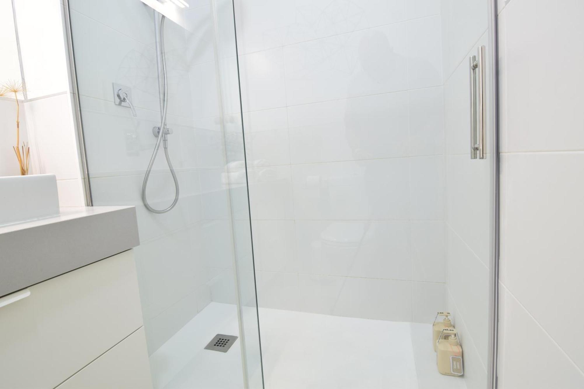 Apartamento Atarazanas Malaga Centro Historico Exteriör bild