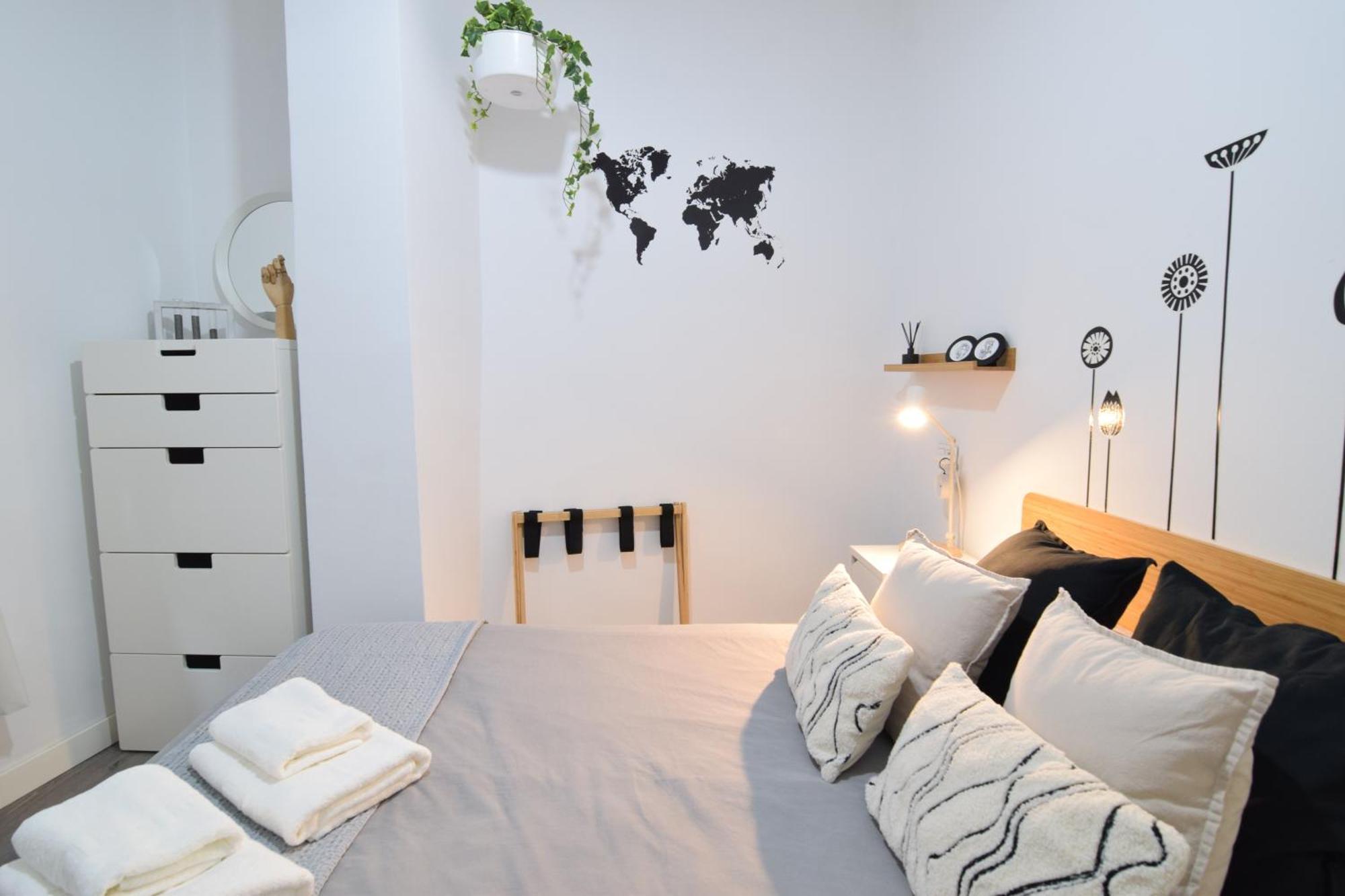 Apartamento Atarazanas Malaga Centro Historico Exteriör bild