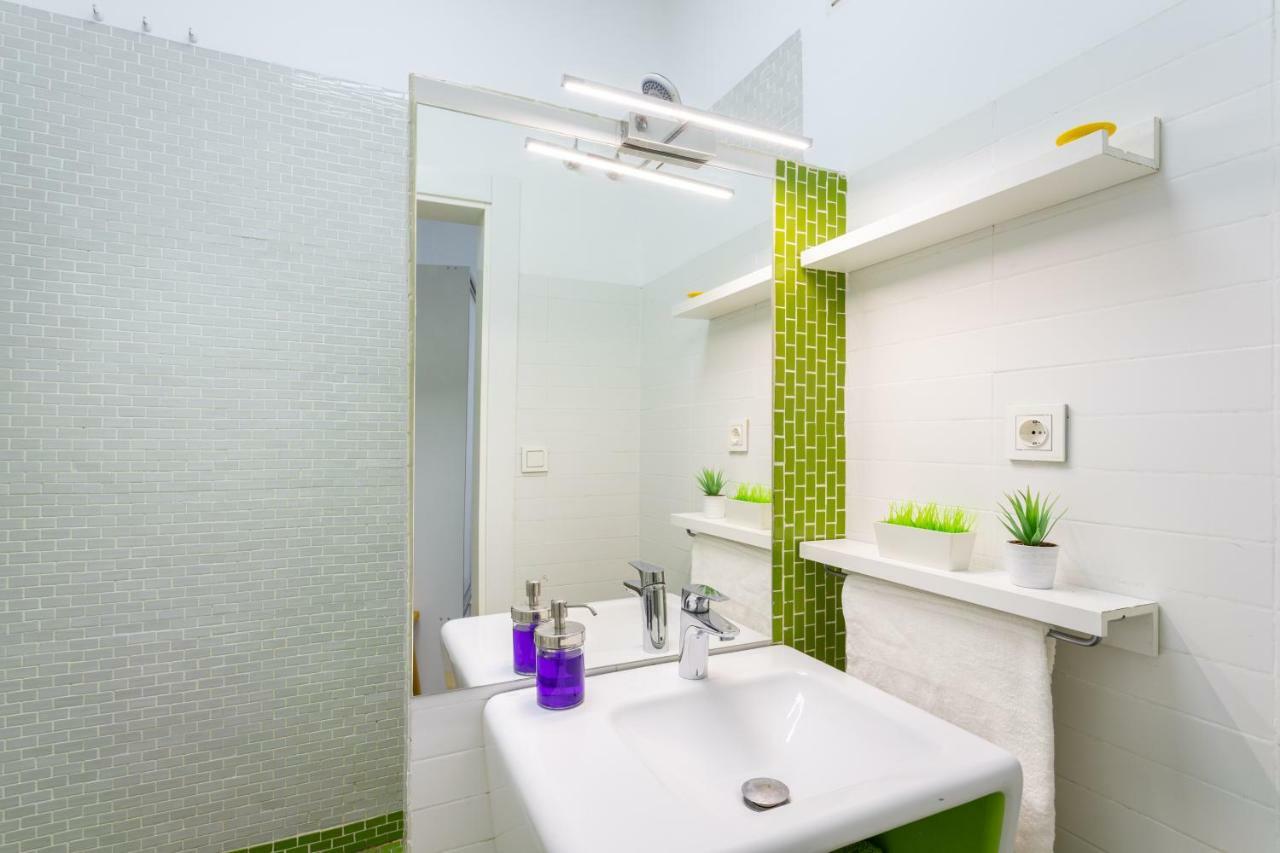 Apartamento Atarazanas Malaga Centro Historico Exteriör bild